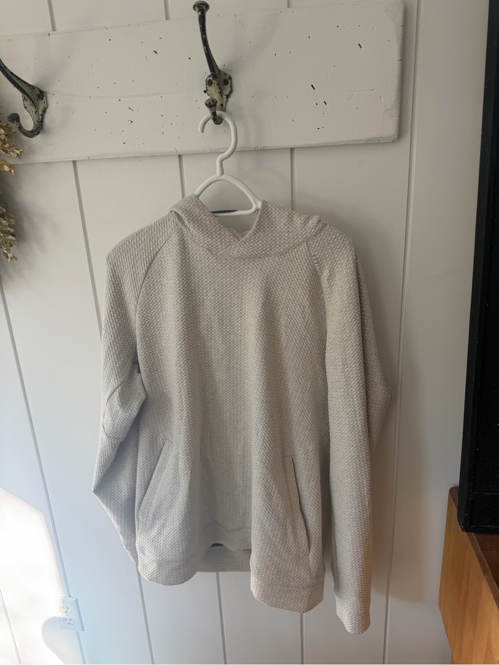 Lululemon At Ease Hoodie (Large, Bone)